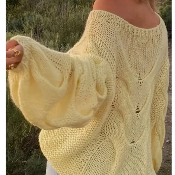 Boutique Butter Yellow Knit Sweater Size M NWT 🍋 - Picture 1 of 7